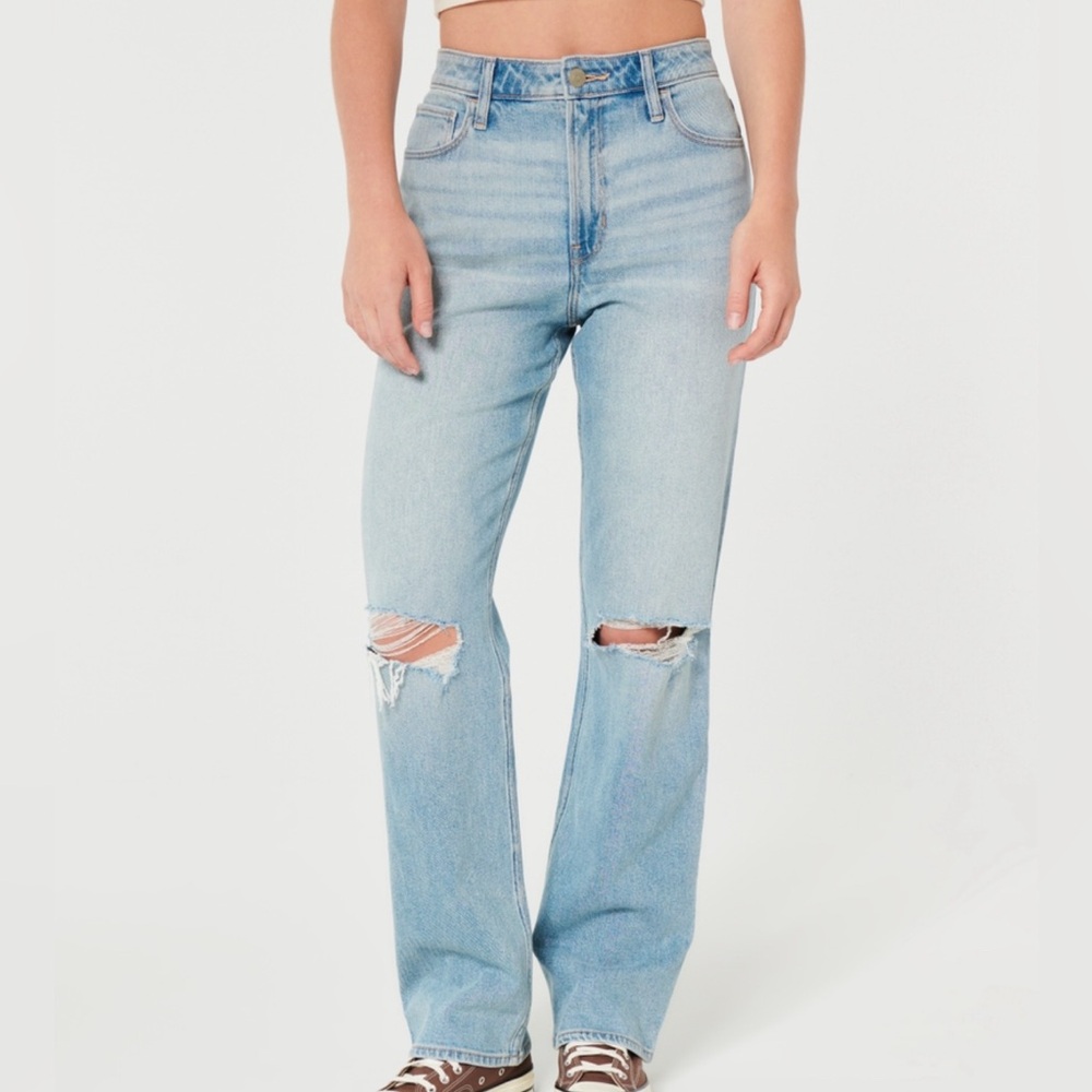 Hollister Ultra high rise dad jeans size 3S w26 L29 LIGHT BLUE WASH NWT